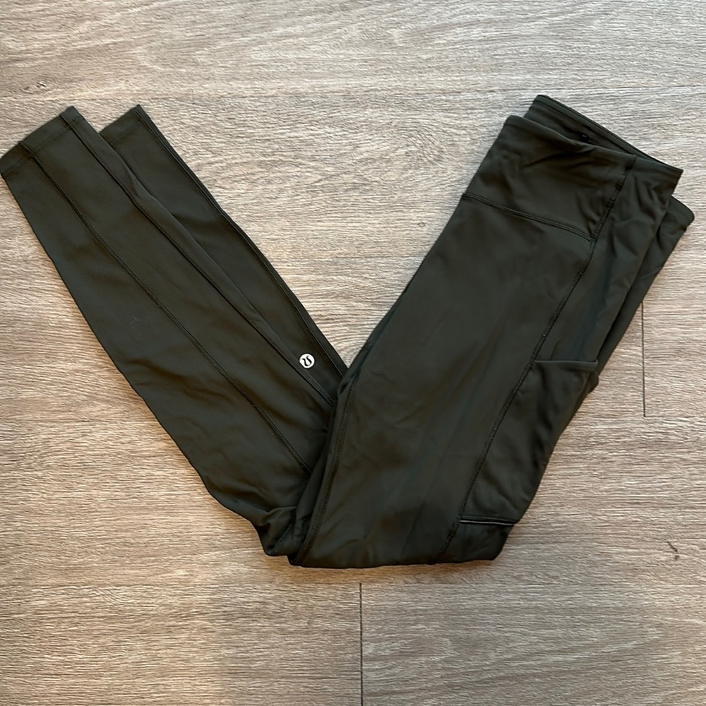 Lululemon (LIKE NEW) Leggings in Army green